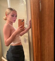 Nude selfies