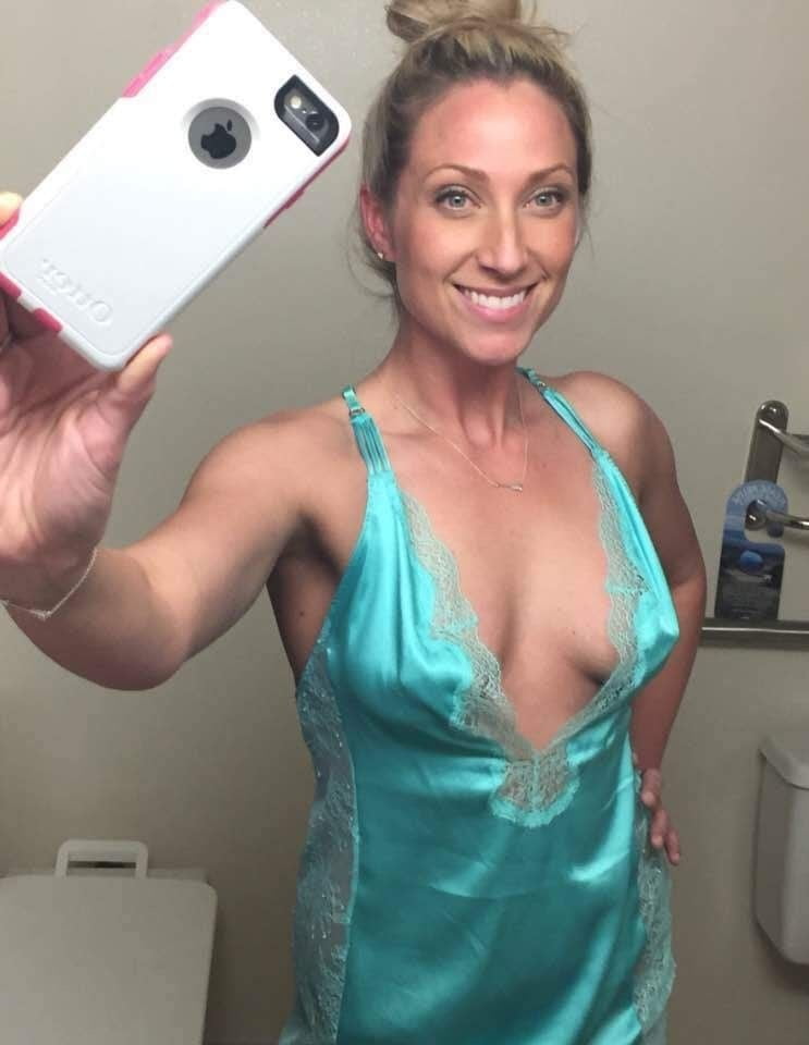 Beautiful Milf Selfies