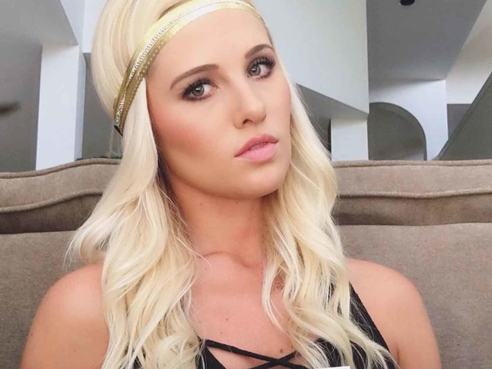 Tomi Lahren Nude