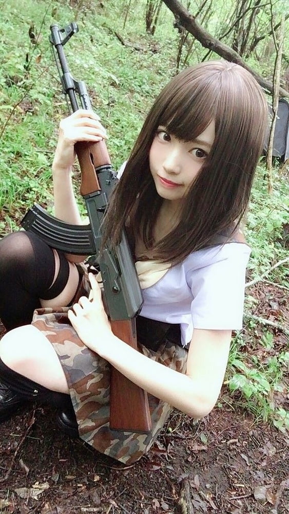 Chicks & Guns 2