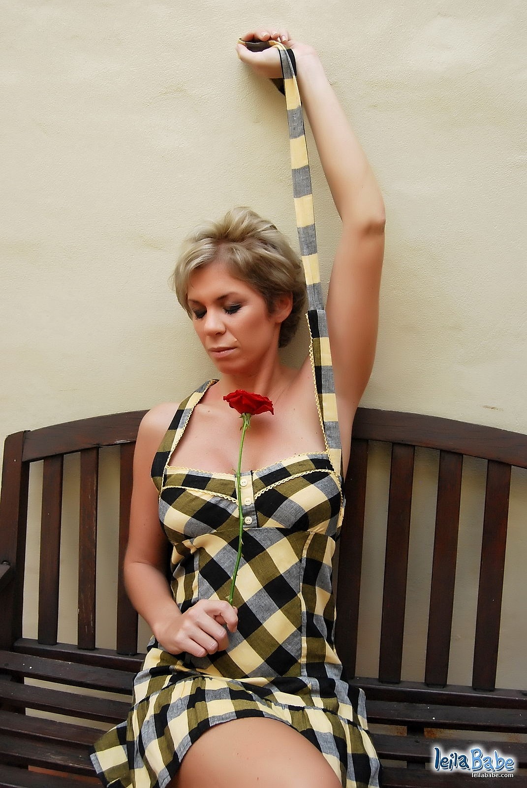 LEILA BABE Mysterious Milf