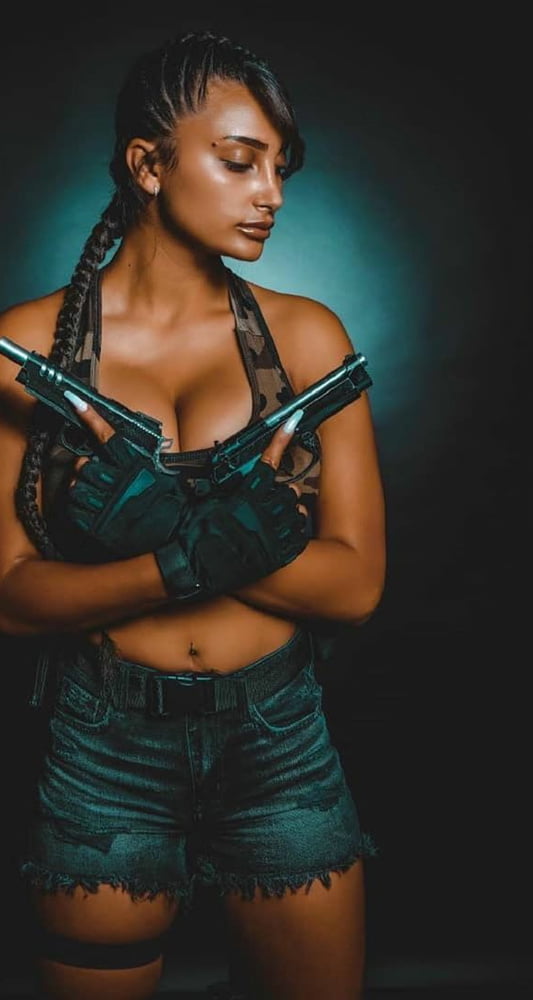 Chicks & Guns 4