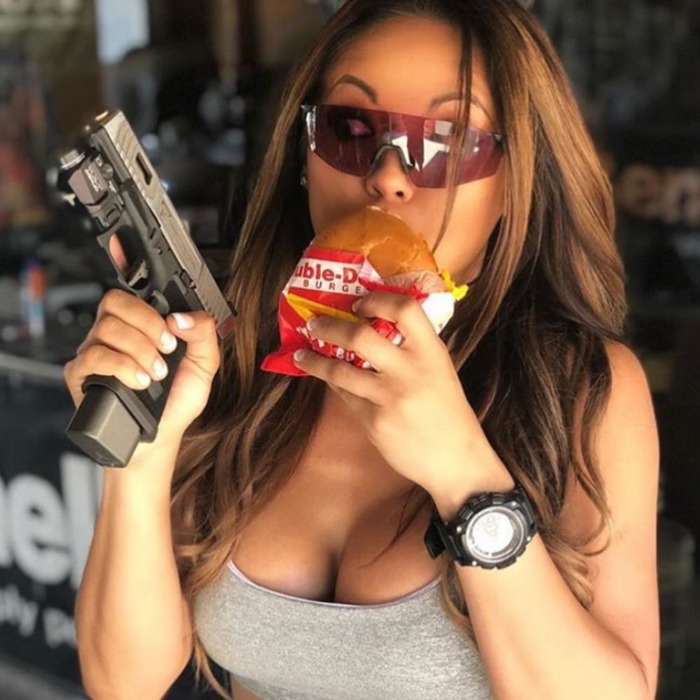 Chicks & Guns 4