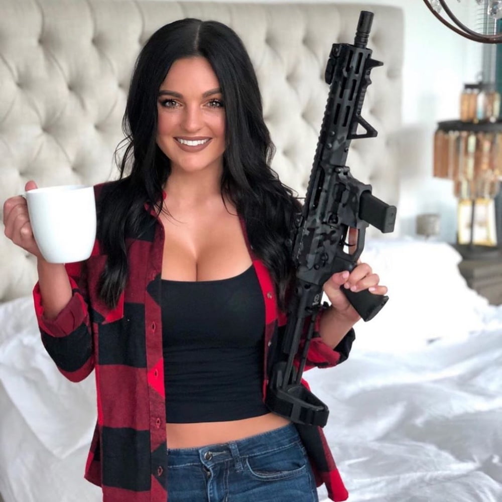 Chicks & Guns 5