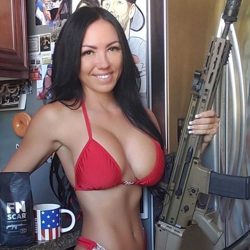 Chicks & Guns 5