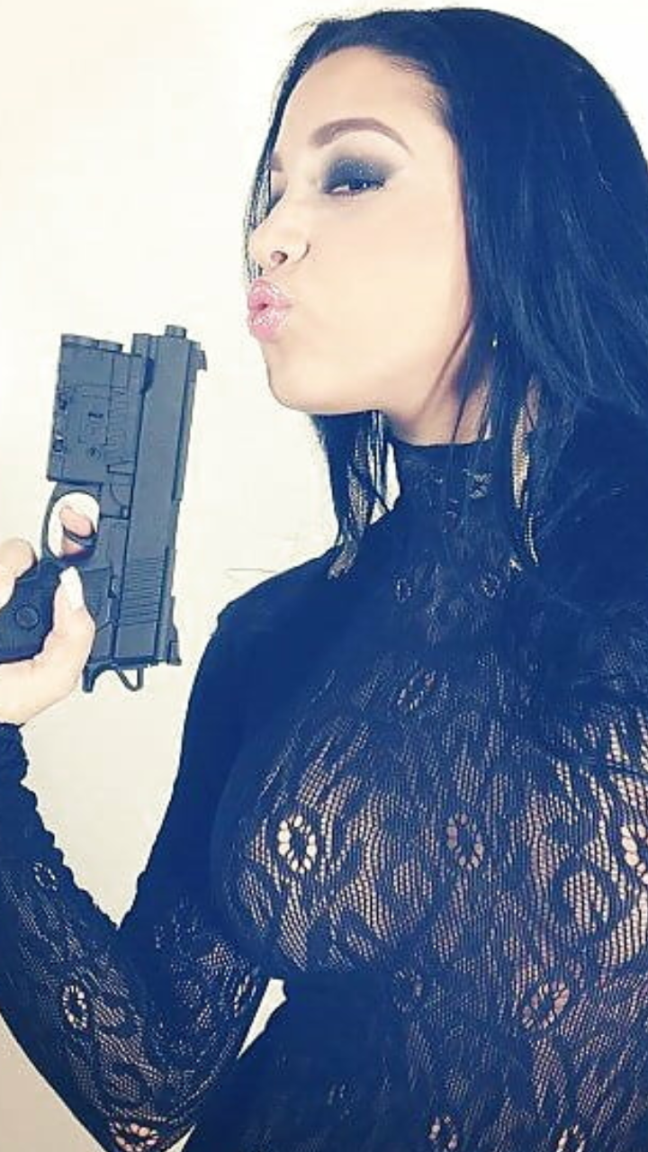Chicks & Guns 6