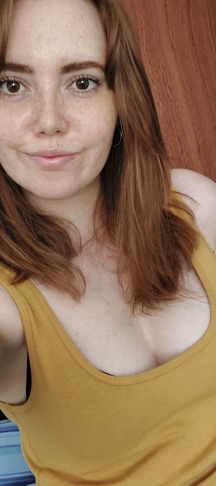 Rhiannon 24 year old webslut