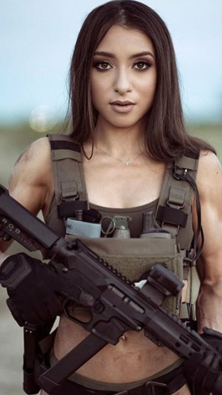 Chicks & Guns 9