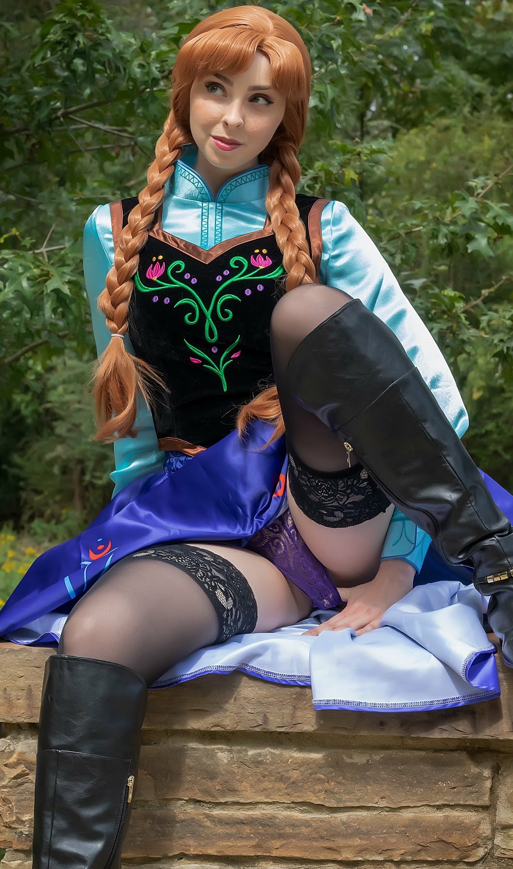 Chicks Spreading It 10