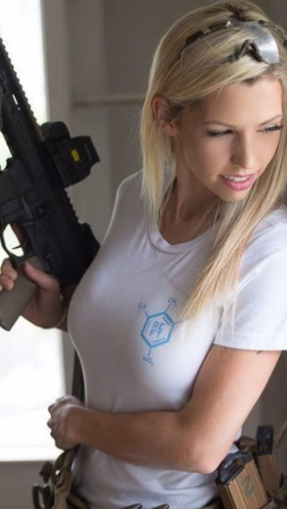 Chicks & Guns 10