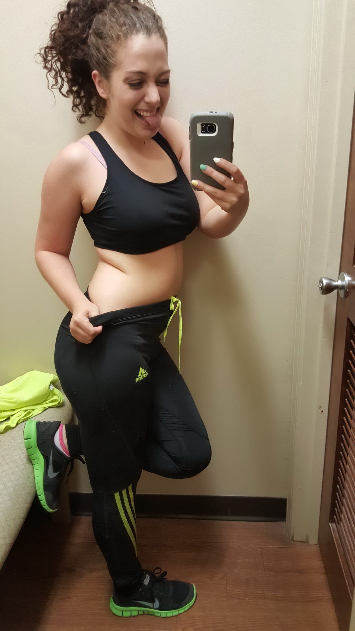 Working At The Gym Selfies