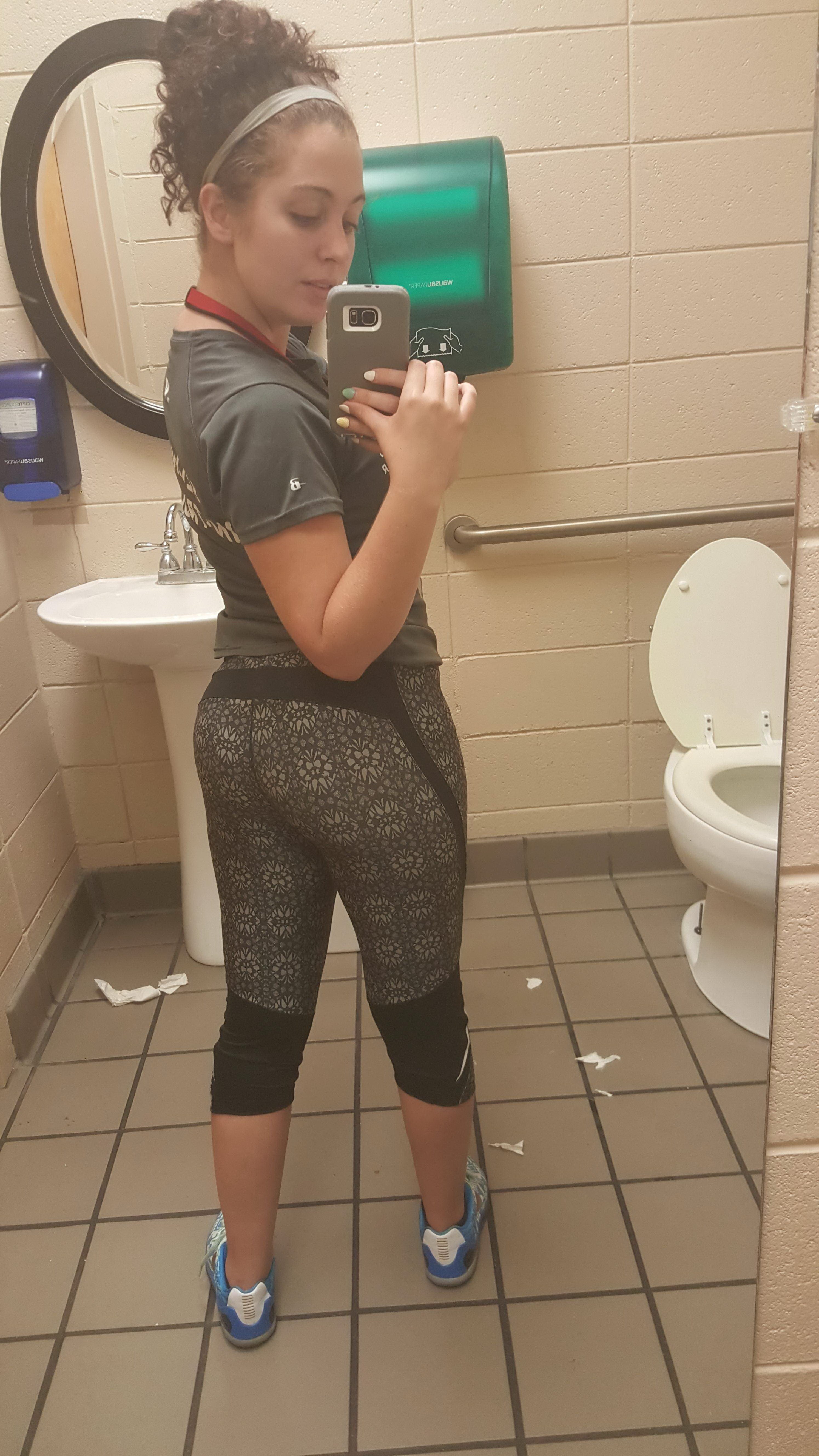 Working At The Gym Selfies