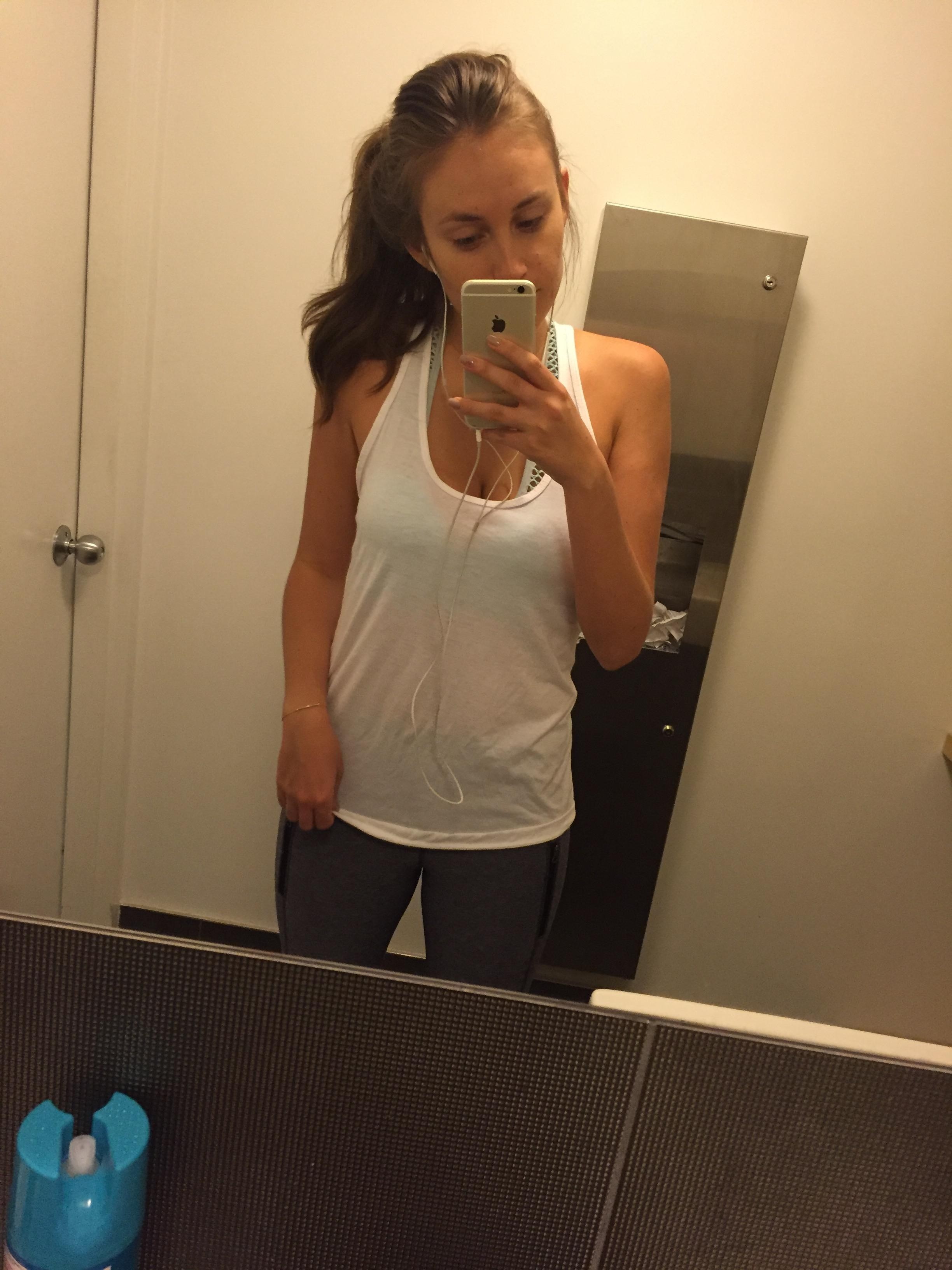 Incredible Selfie Brunette Tanned Babe Wow