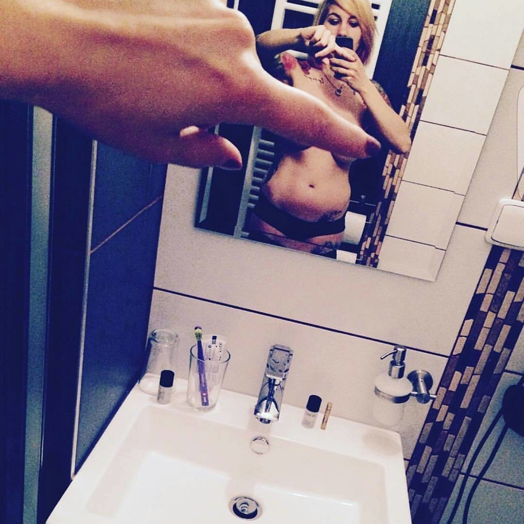 One Finger Selfie Mix