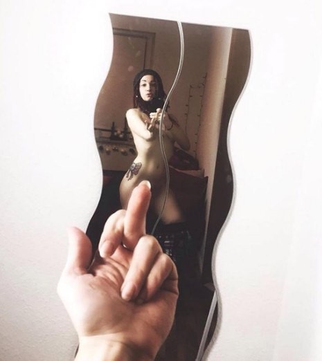 One Finger Selfie Mix