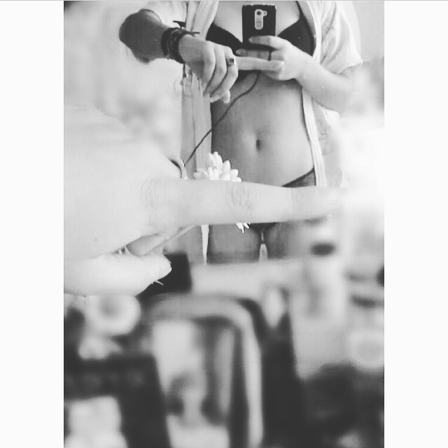 One Finger Selfie Mix