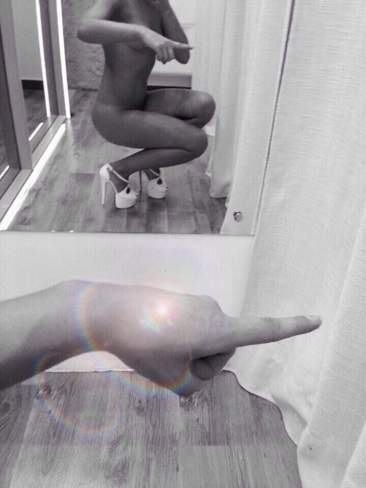 One Finger Selfie Mix