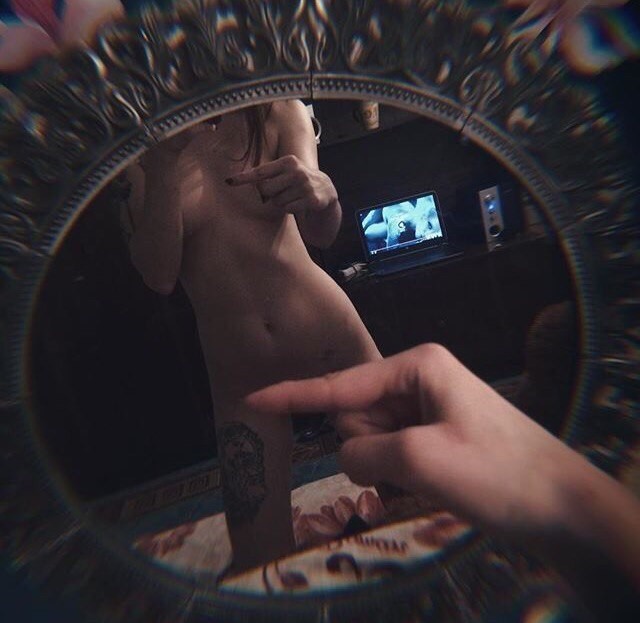 One Finger Selfie Mix