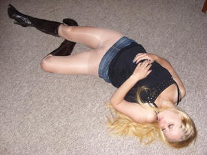 PASSED OUT DRUNK GIRLS  Barely legal