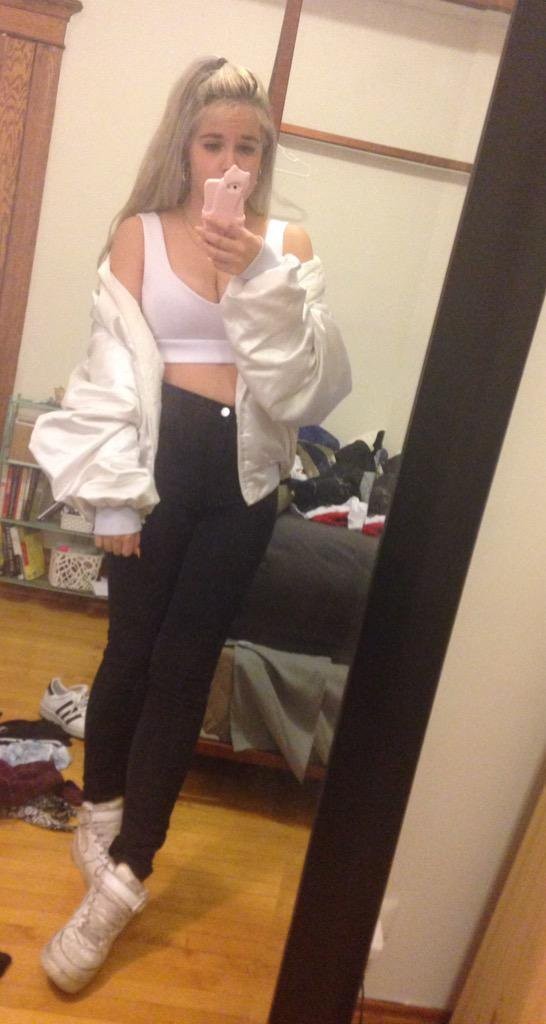 Kyra H Amazing Hot Selfies