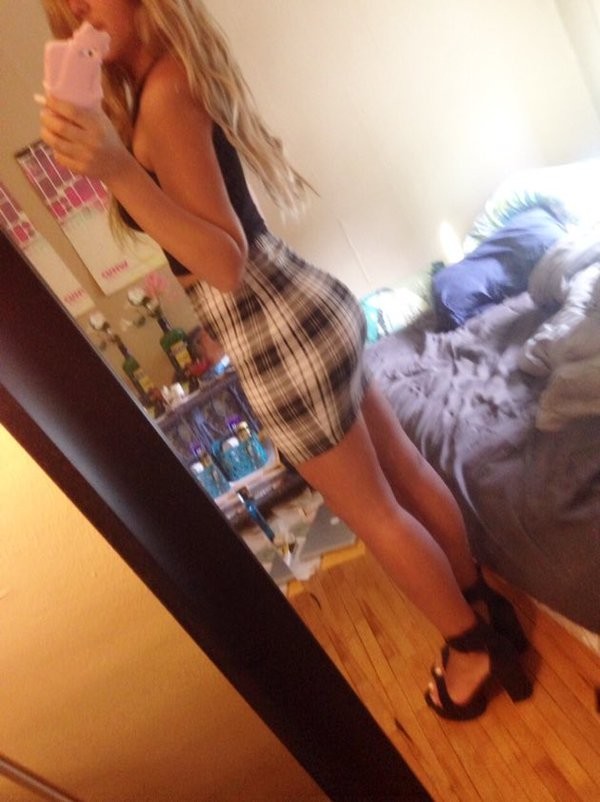 Kyra H Amazing Hot Selfies