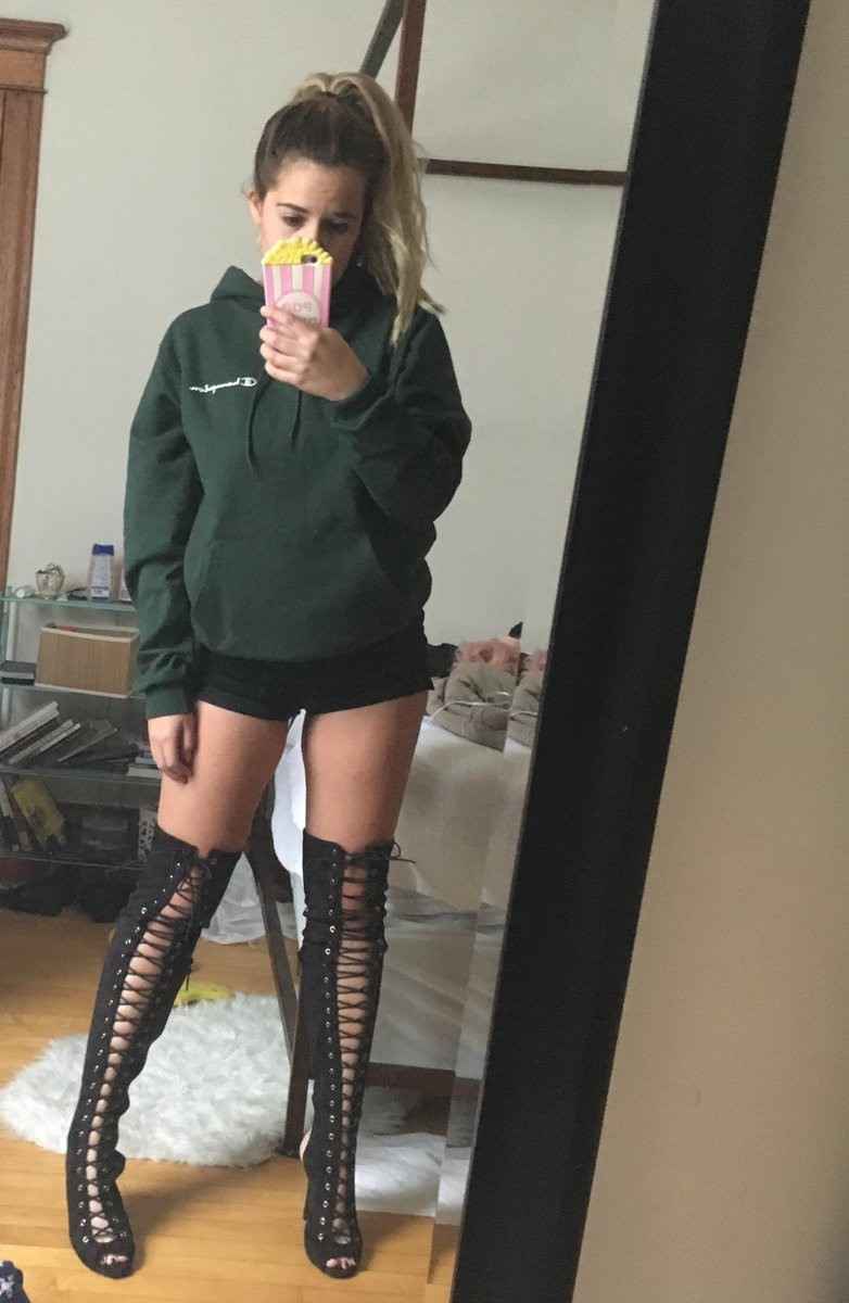 Kyra H Amazing Hot Selfies