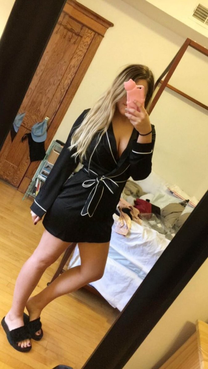 Kyra H Amazing Hot Selfies