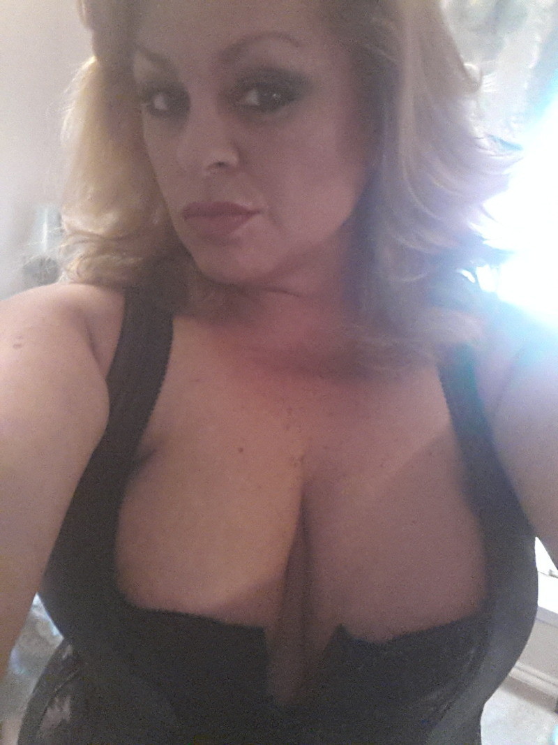 Yolanda V Showing The Goods