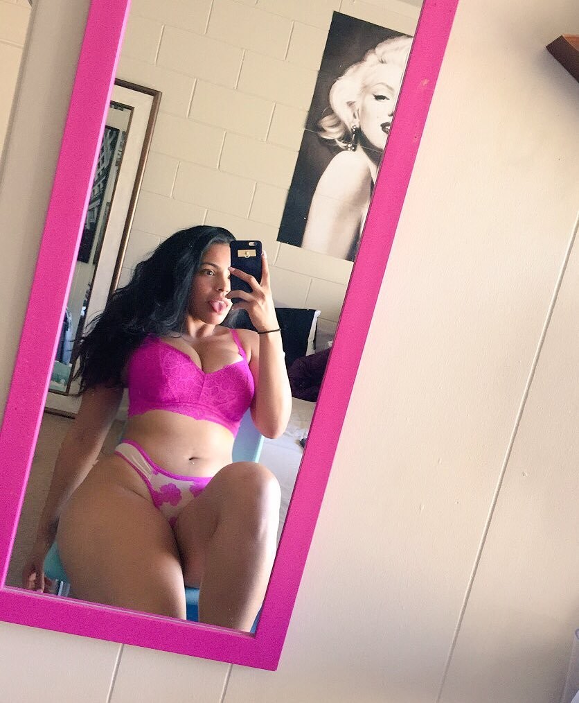 Selfie Big Tits Curvy than