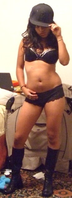 Selfie Brown Gal Najma