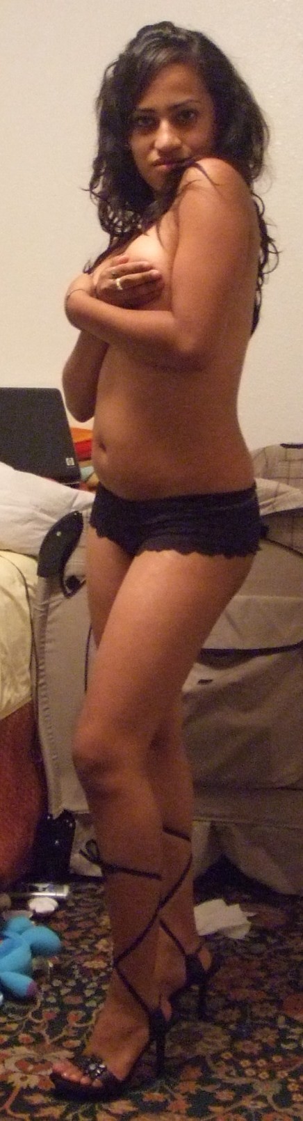 Selfie Brown Gal Najma