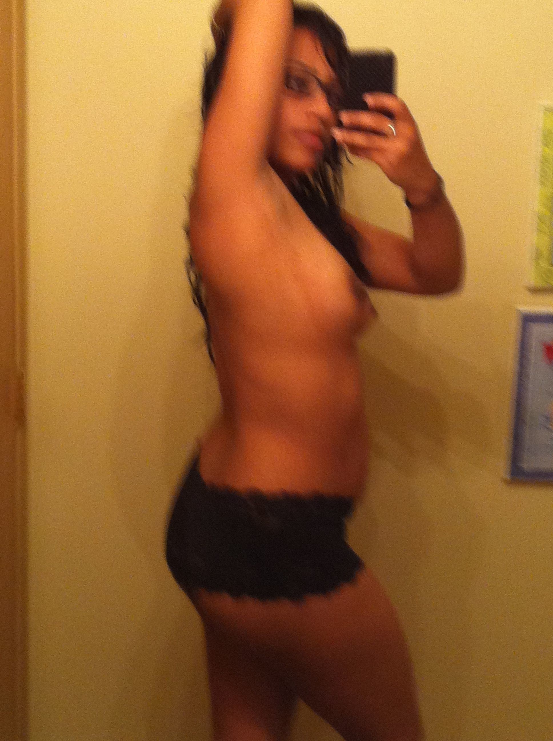 Selfie Brown Gal Najma