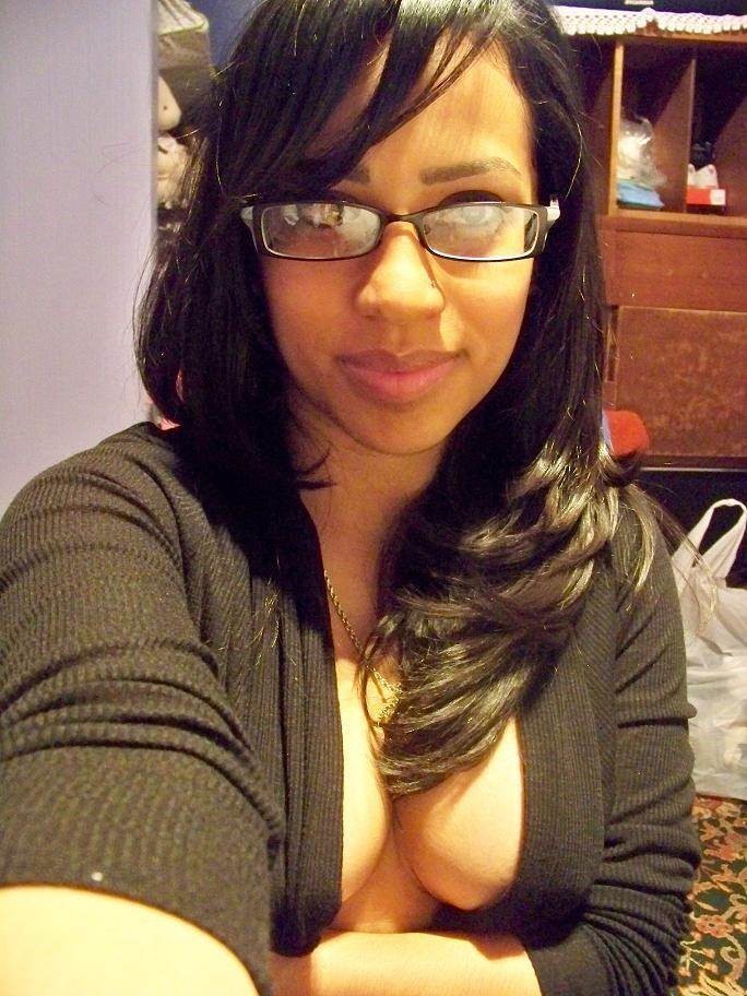 Selfie Brown Gal Najma