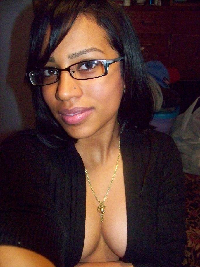 Selfie Brown Gal Najma