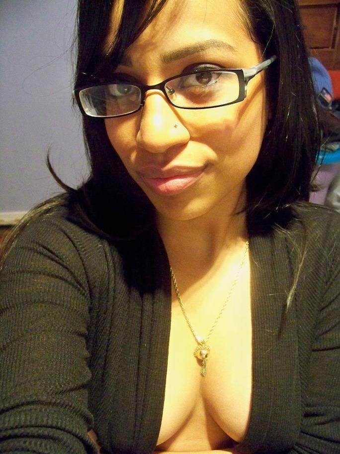 Selfie Brown Gal Najma