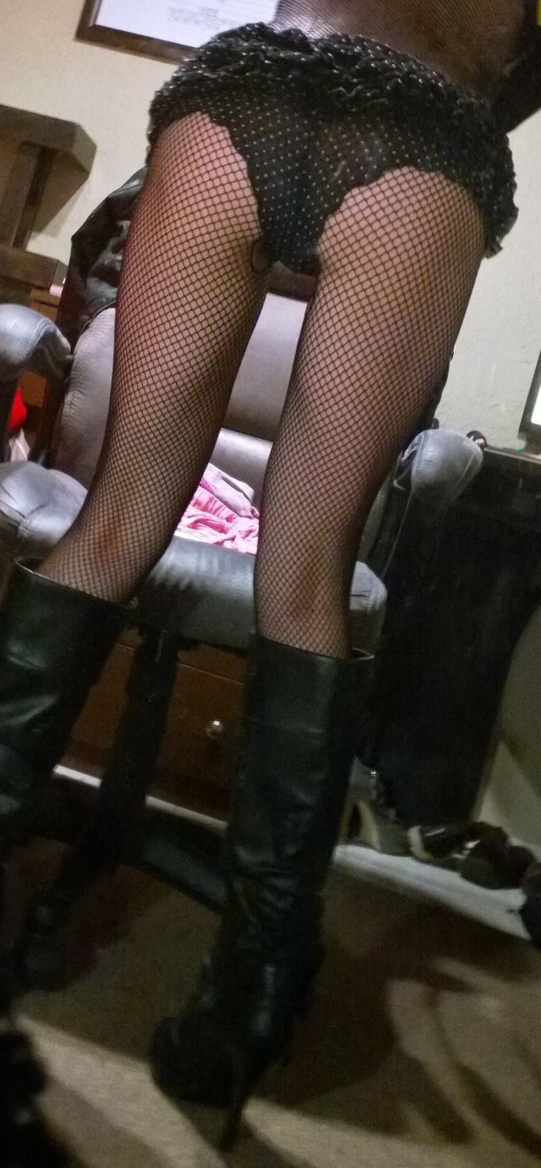 Scale10Crazy Blonde Selfies