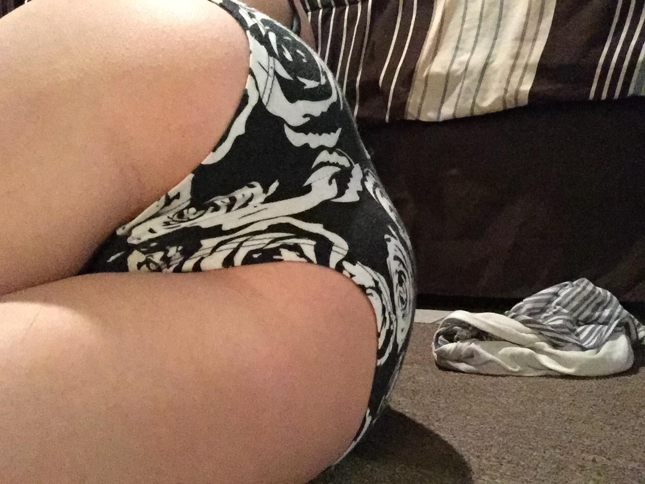 Scale10Crazy Blonde Selfies