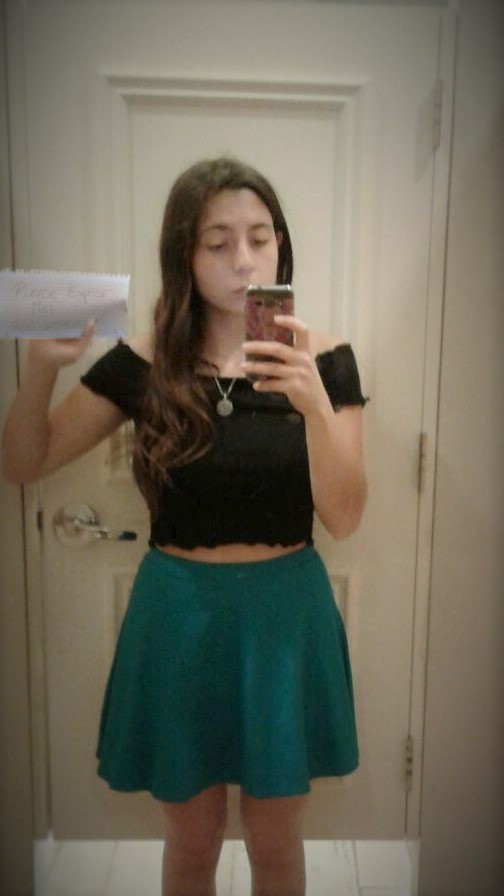 Roci Teasing Selfies