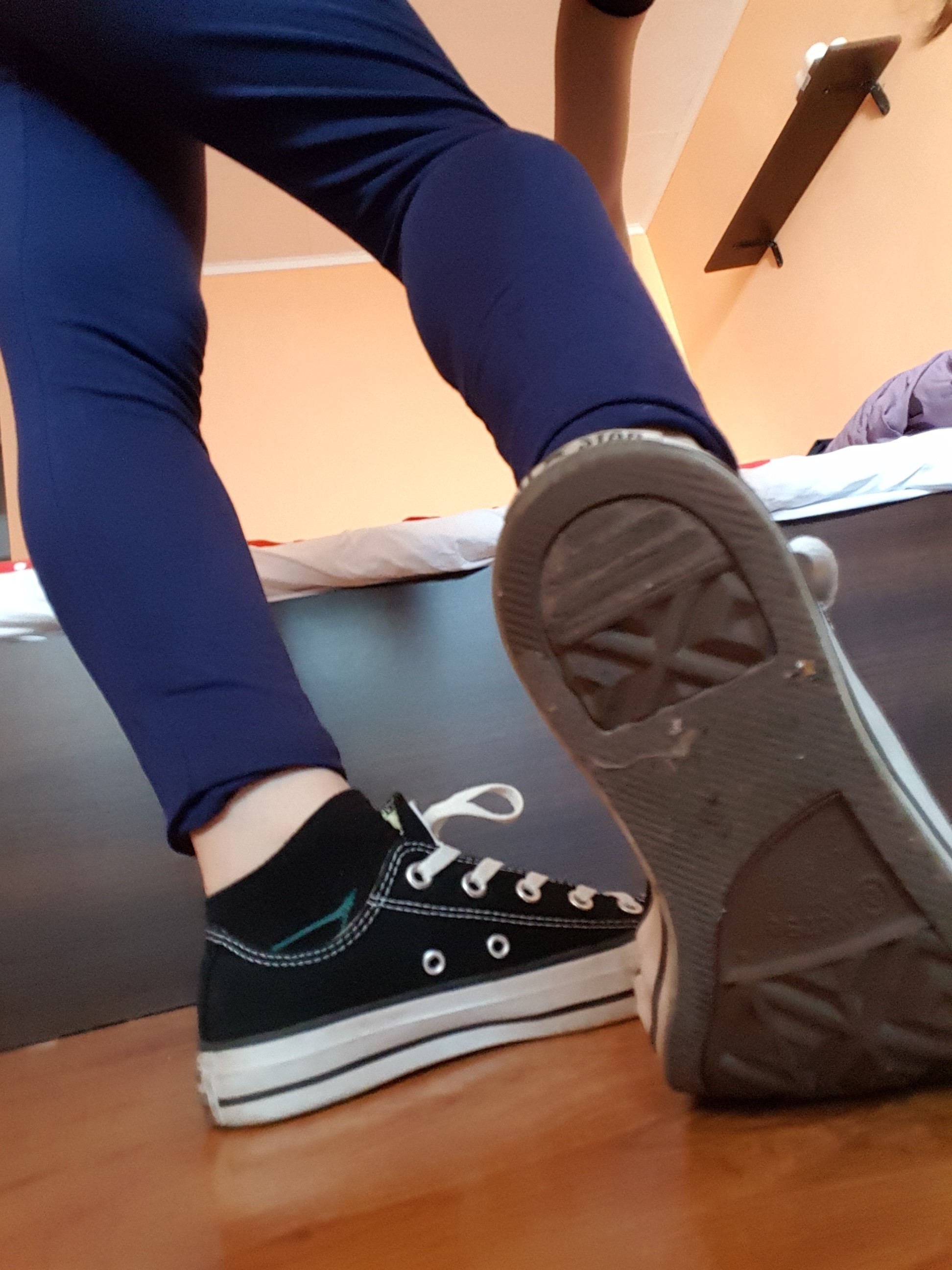 Gym Goer Strips Down and Plays