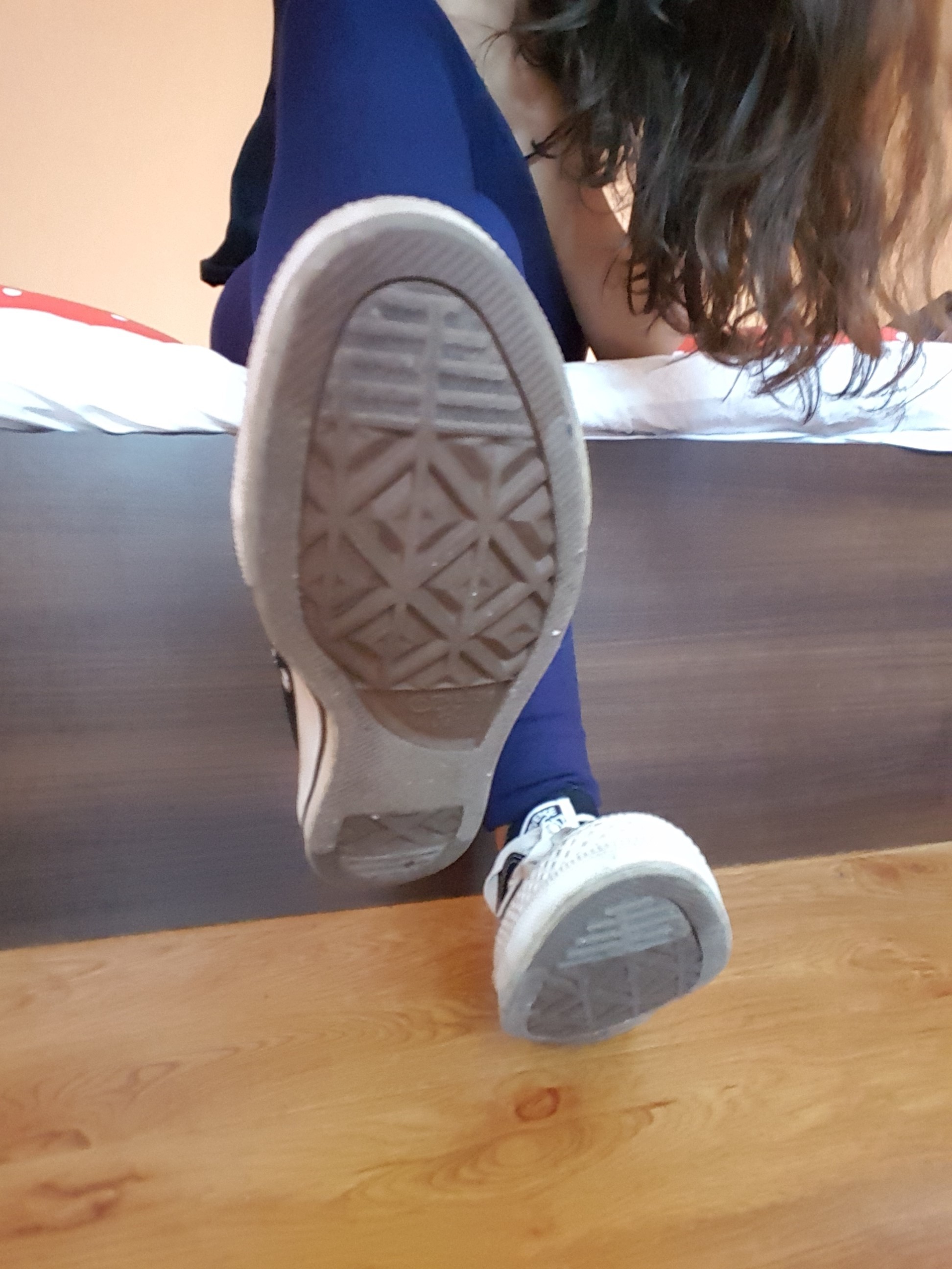 Gym Goer Strips Down and Plays