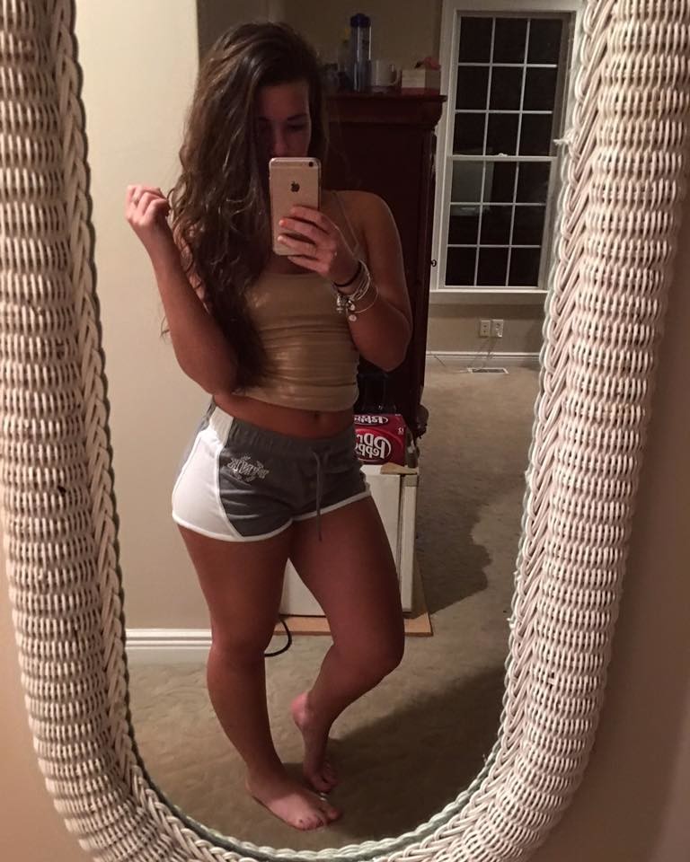 Slut With A Huge Ass NN Selfies