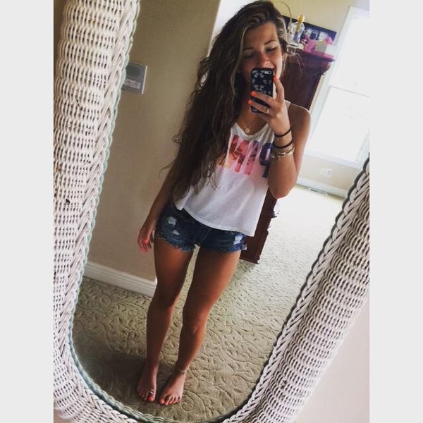 Slut With A Huge Ass NN Selfies