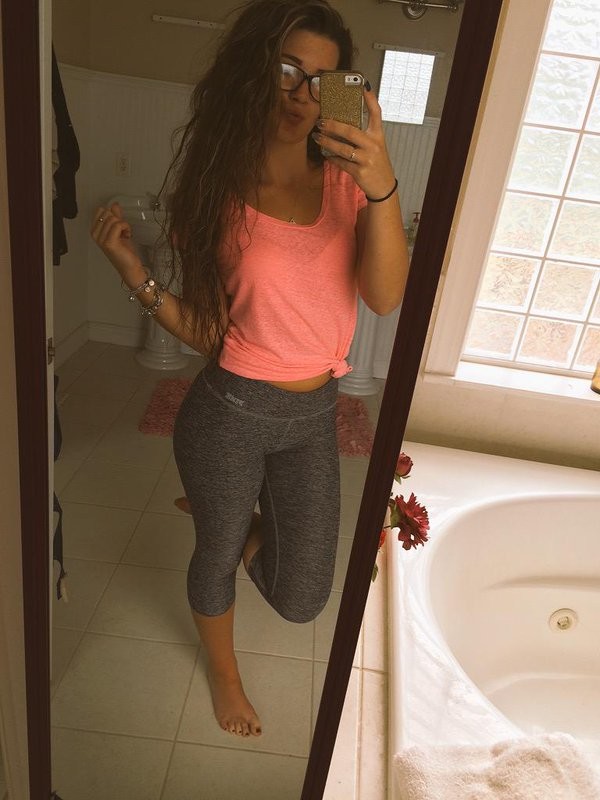 Slut With A Huge Ass NN Selfies