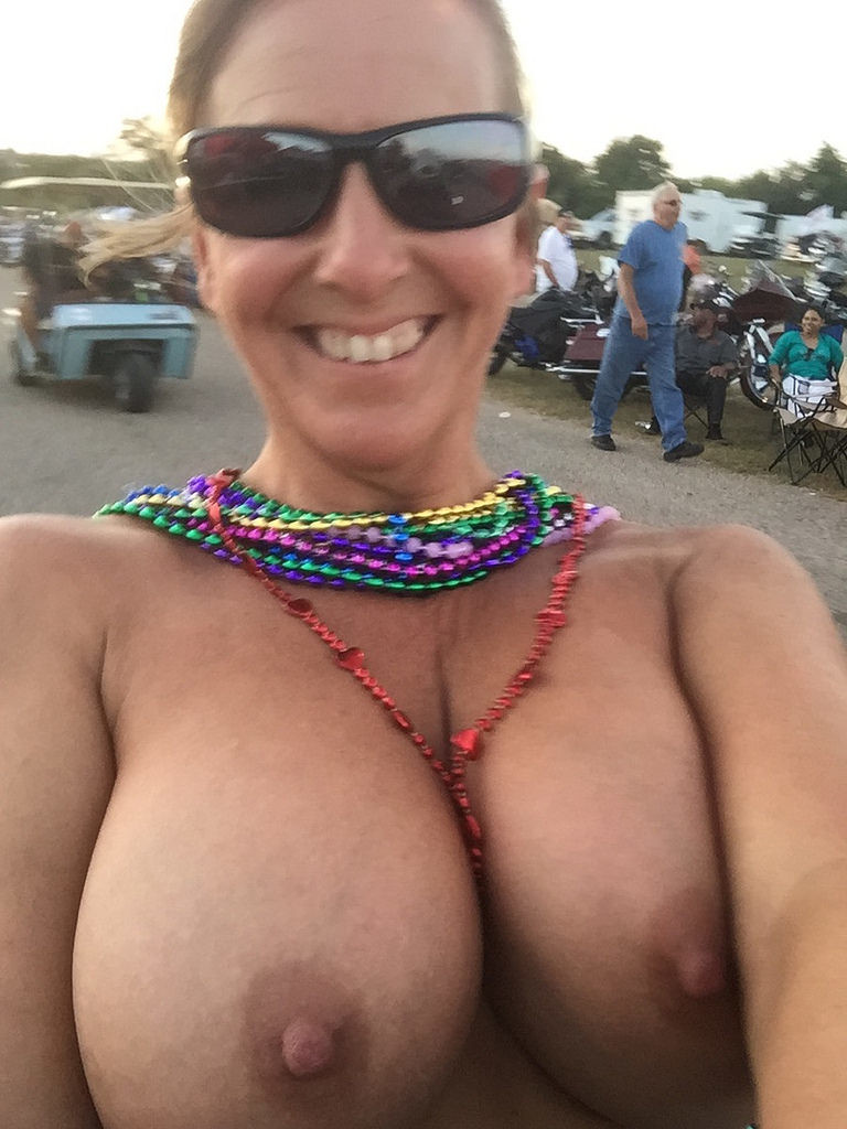 Dee Big Tit MILF from Texas