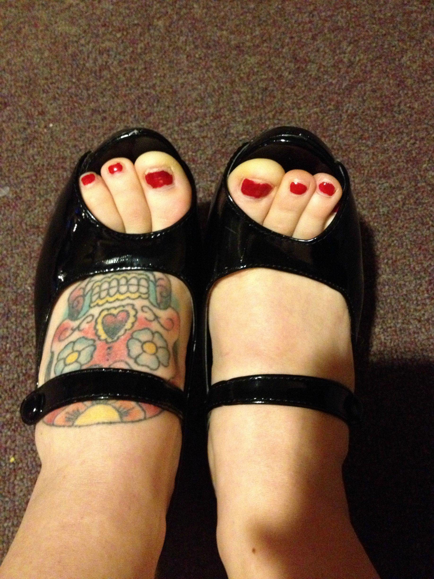 Curvy Brunette In Red Llipstick And Stockings