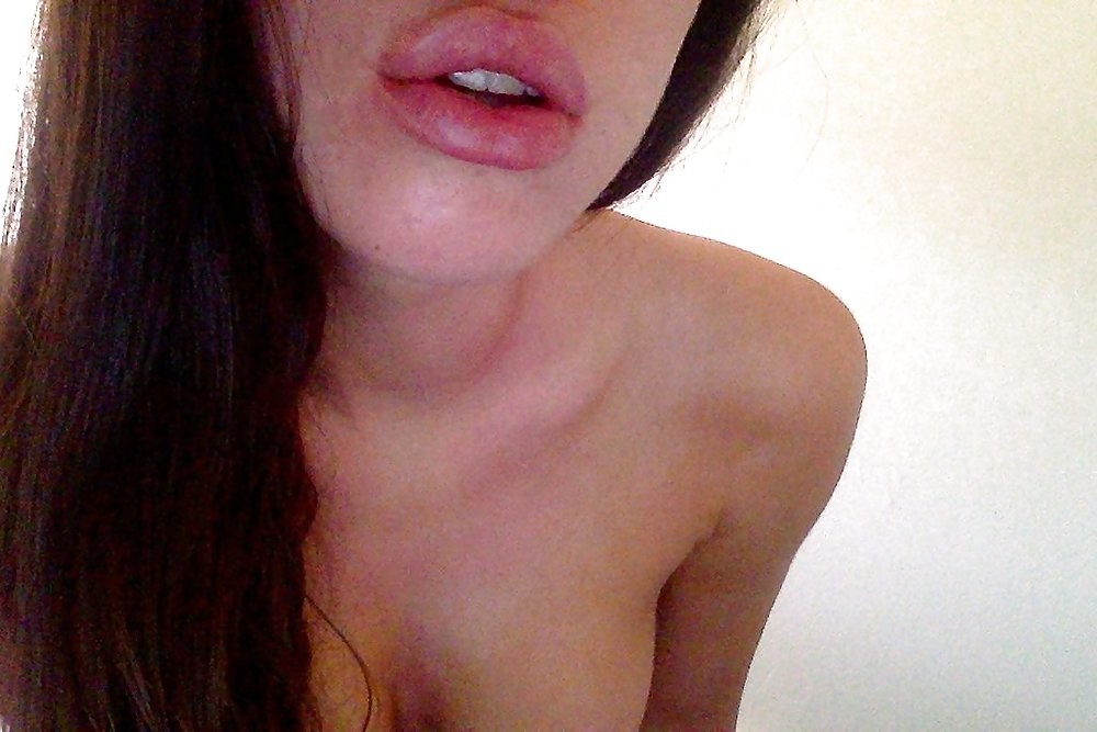 Amazing Reddit Brunette - unknown