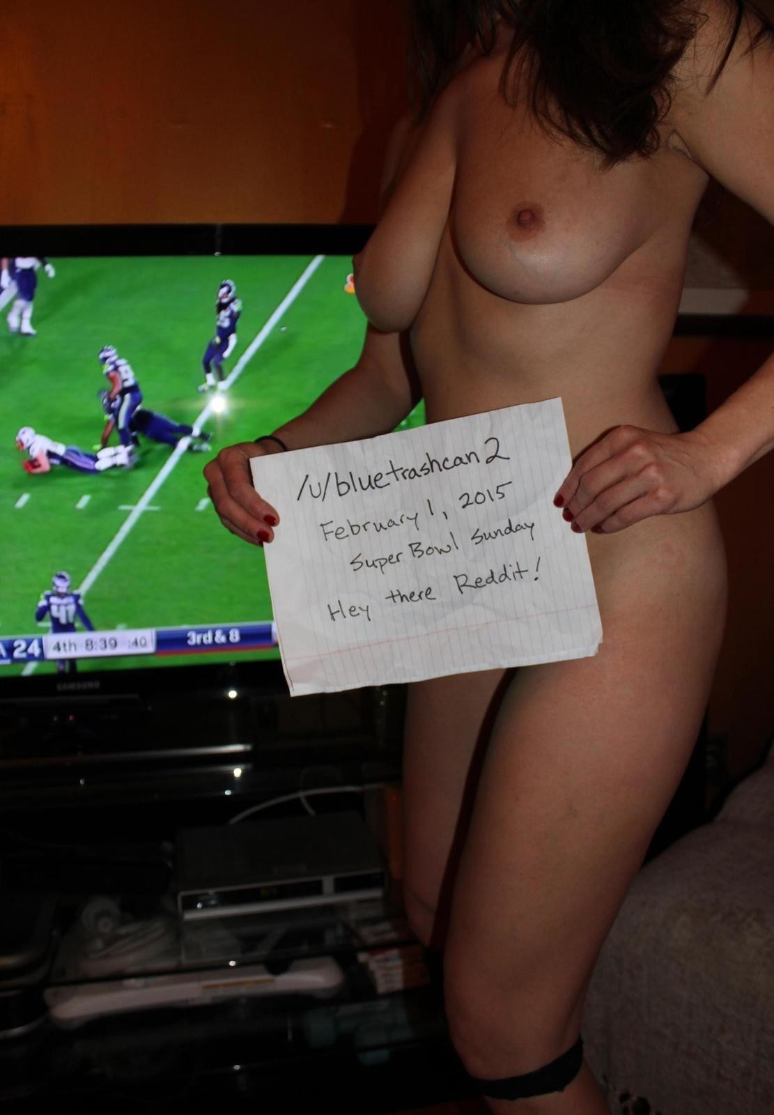 BlueTrashCan2 Reddit Gonewild Hooters Girl