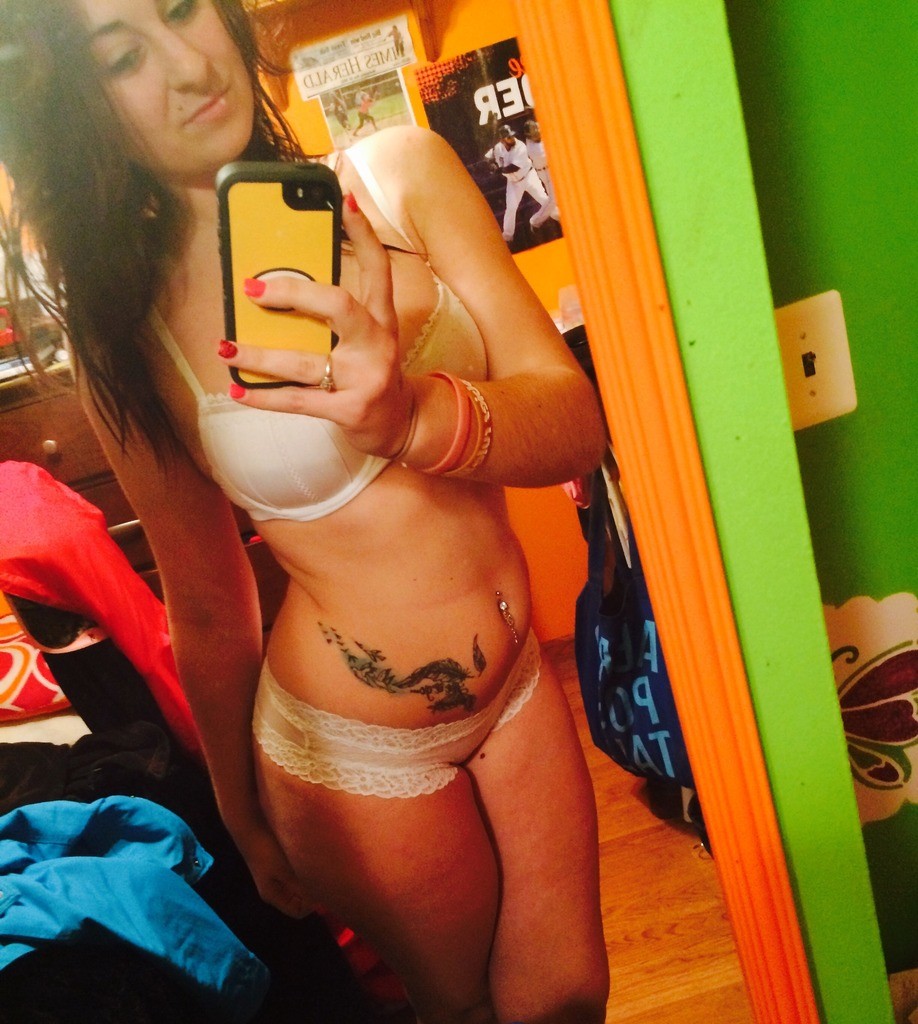 Selfie Interracial Preggo Chick