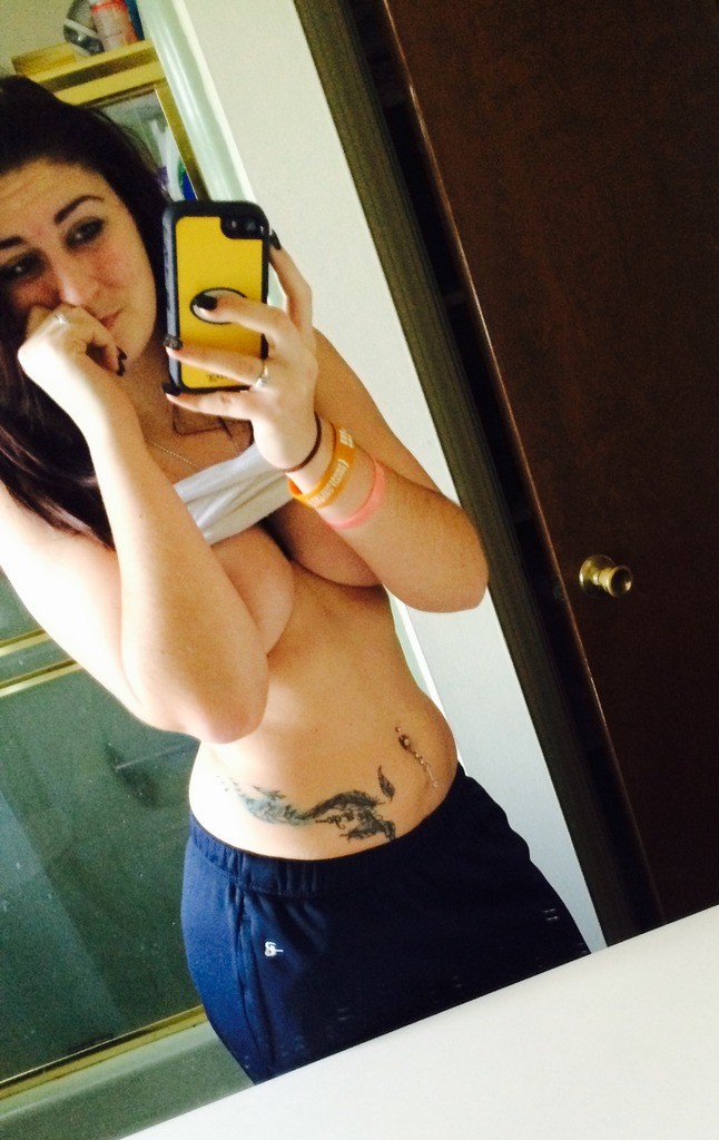 Selfie Interracial Preggo Chick