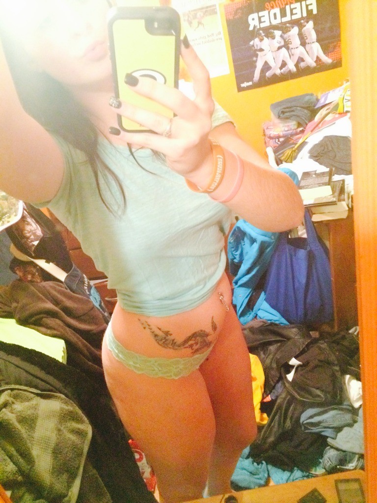 Selfie Interracial Preggo Chick